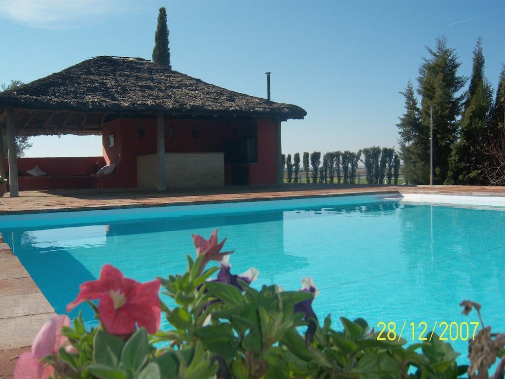 Hotel Hacienda La Indiana Los Palacios Y Villafranca Esterno foto